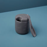 Akmens masės cukrinė su šaukšteliu Tam, pilka