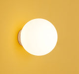 Sieninis šviestuvas Moon
